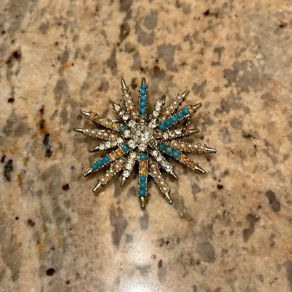 Gorgeous woman's pendant